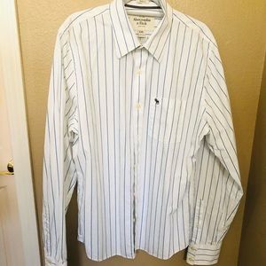 ABERCROMBIE & FITCH muscle fit men’s shirt Heavy, soft cotton. White wit…